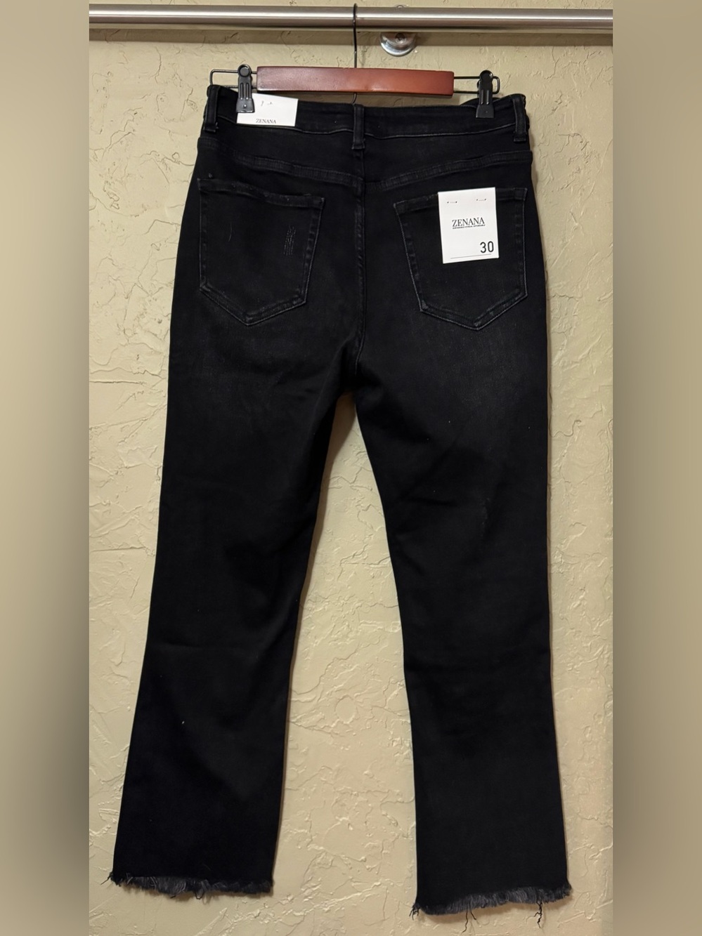ZENANA Black High Rise Raw Hem Crop Flare Jeans Size 30 NWT Stretch - Picture 3 of 6